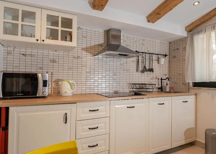 App Dea In The Center * 로비니